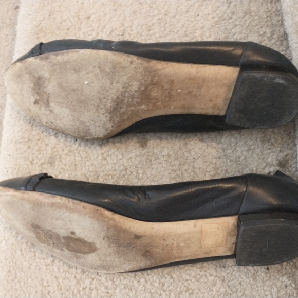 CHANEL Ballet Flats Leather Cap Toe (Flawed) - Picture 3 of 5